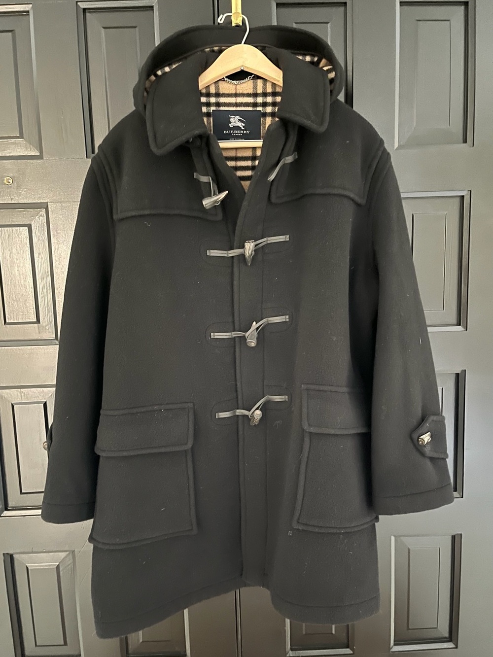 Great condition men’s Burberry toggle coat